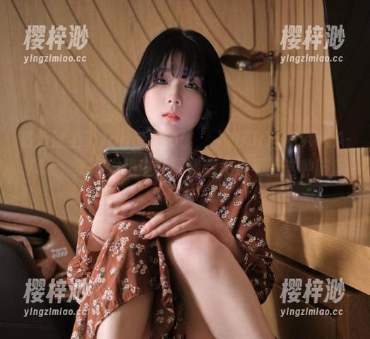 最近迷上了Jang Joo(장주)的ARTGRAVIA-VOL，美图发热中，图集都快追不上这种脑洞了。